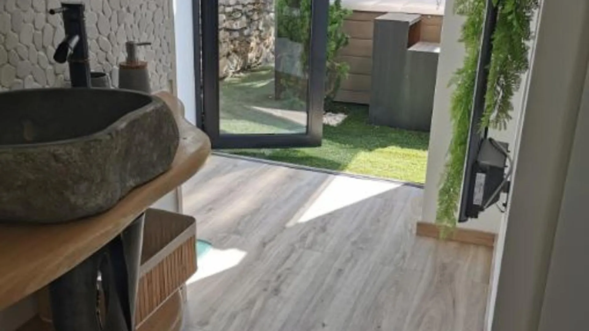 Loft Cosy Avec Piscine Et Spa, A 10 Min De Vichy, Proche Golf Et Nature - Fr-1-489-337 Cognat-Lyonne Holiday home
